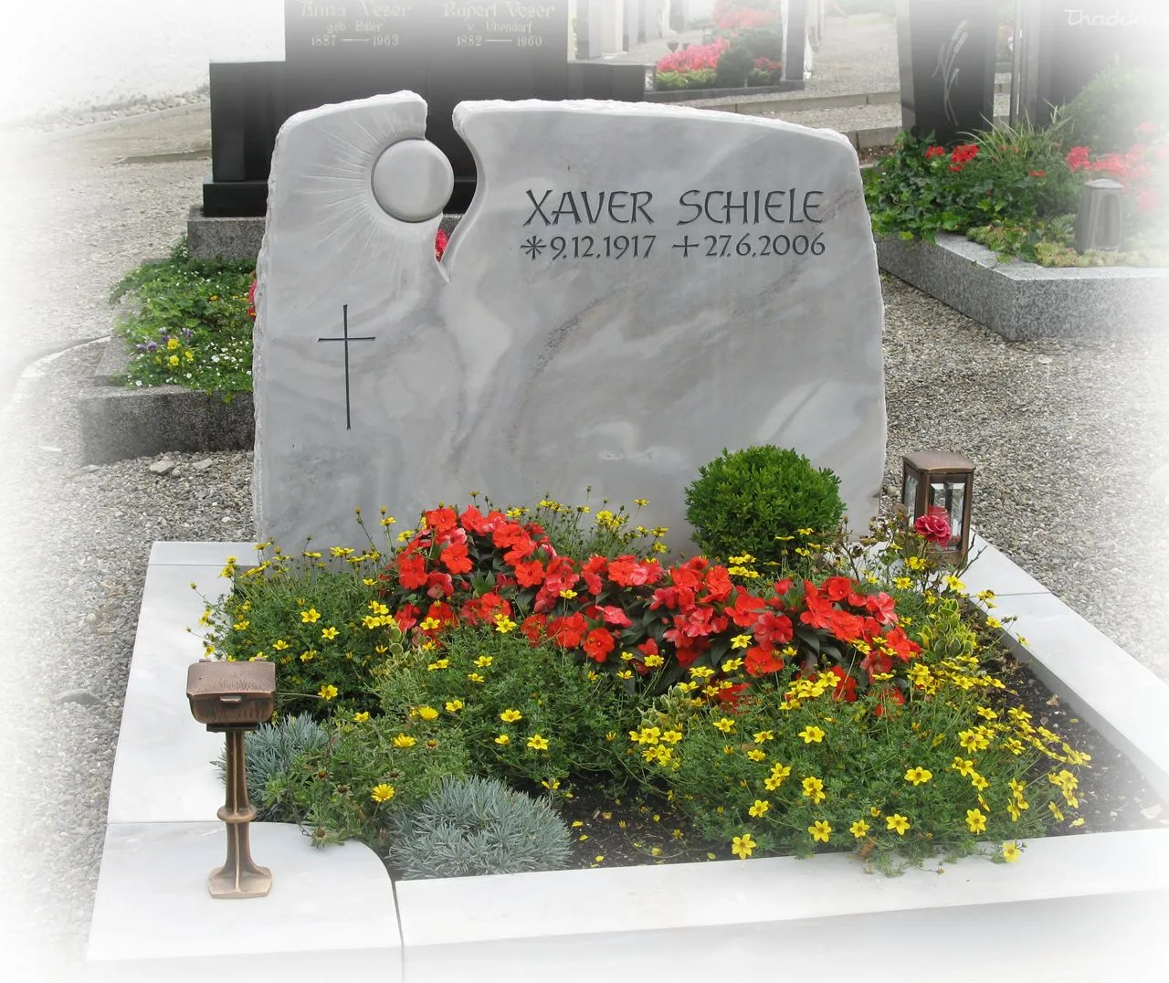 Doppelgrabstein Schiele