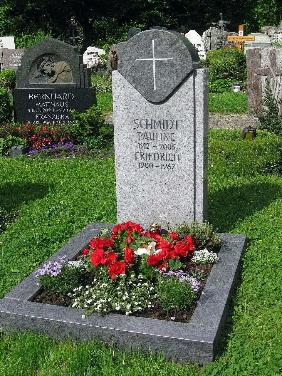 Einzelgrabstein Schmidt