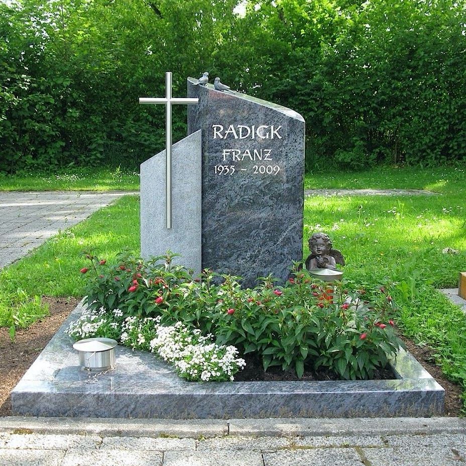Urnengrabmal Radig